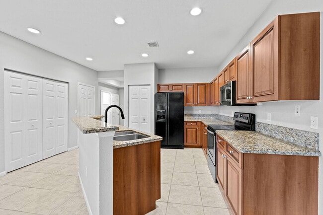 Building Photo - 1411 Lucaya Dr