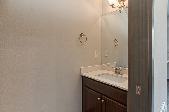 3BR, 2.5BA - 1318SF - Puget Drive Townhomes