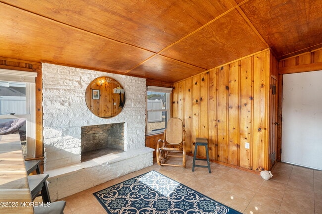 Building Photo - 825 Leeward Dr
