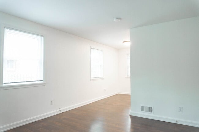 Building Photo - Charming 2BR Home in Lily Ponds NE DC – Ac...