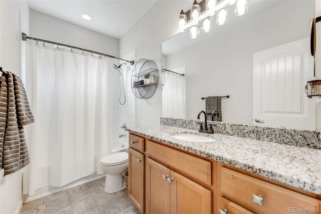Upstairs Bath - 9375 Joyce Way