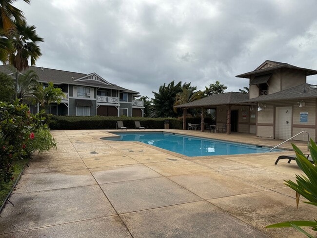 Building Photo - Spacious 2 Bedroom, 2 Full Bath End Unit with 2 Parking at Kekuilani Villas