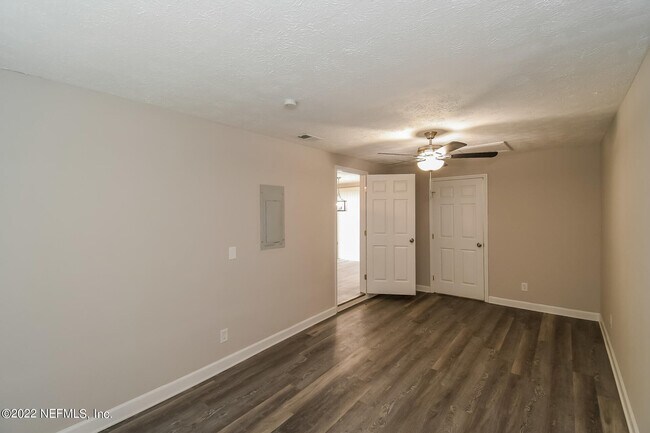 Building Photo - 9904 Moss Side Ln