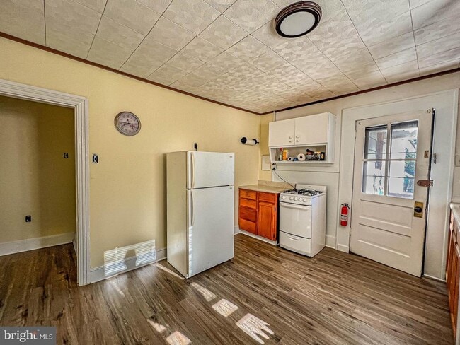 Building Photo - 15 N 3rd St