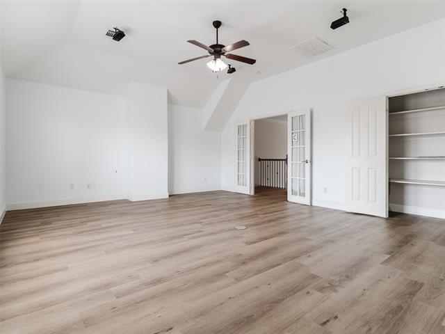 Building Photo - 5601 Glenview Ln