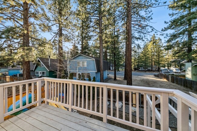 Building Photo - 926 Tanglewood Dr