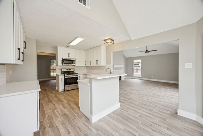 Building Photo - 2942 Waterloo Rd