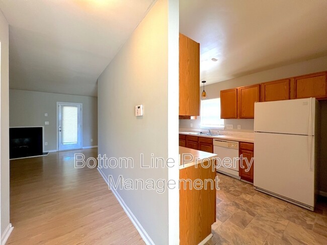 Building Photo - 1607 Eagles Landing Dr