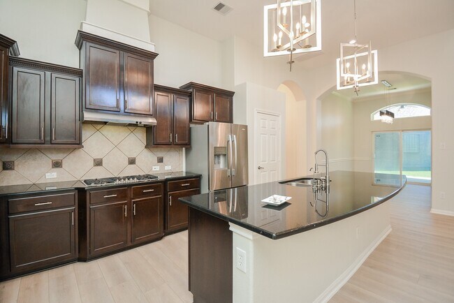 Building Photo - 6403 Edinburgh Ct