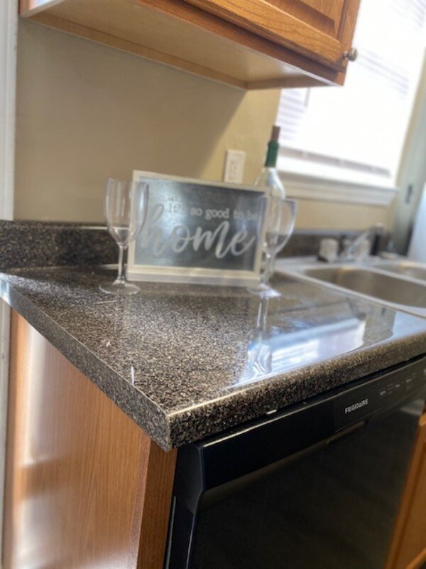 Building Photo - 1500 Millview Dr