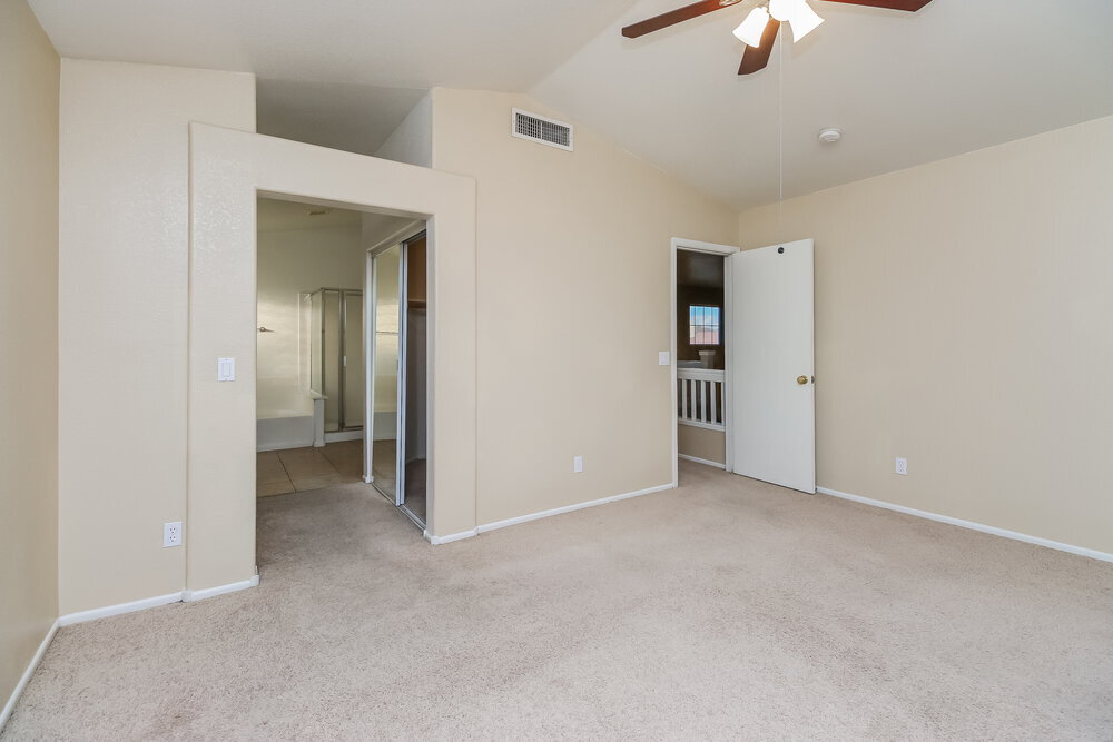 Building Photo - 919 W Juanita Ave