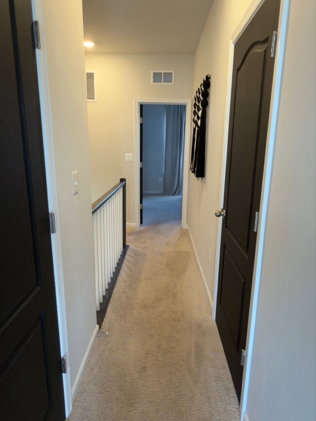 Building Photo - 2770 Lanham Hill Cir