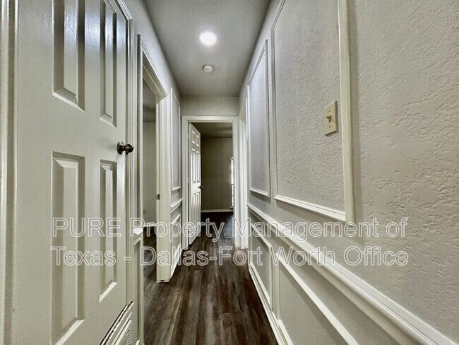 Building Photo - 7729 Red Oak St