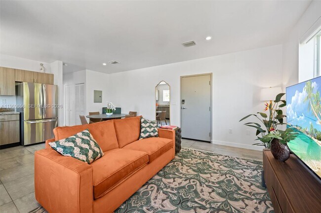 Building Photo - 165 NW 39th St