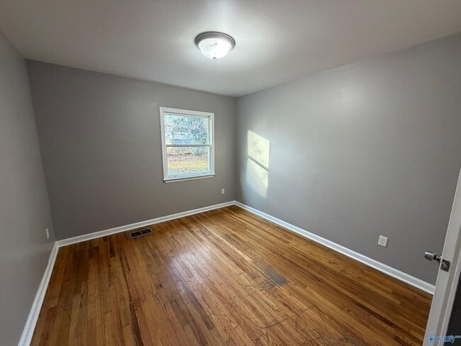 Building Photo - 1903 Enolam Blvd SE