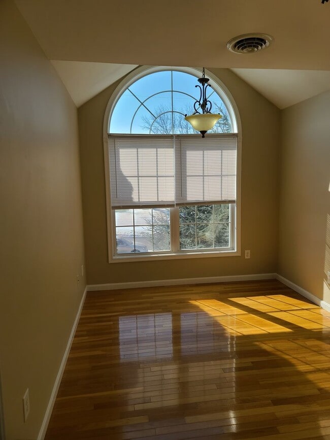 Building Photo - 3 Bedroom Townhome for Rent in Waynesboro