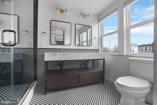 Building Photo - 837 Decatur St NW