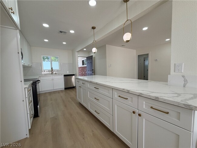 Building Photo - 1317 Pyramid Dr