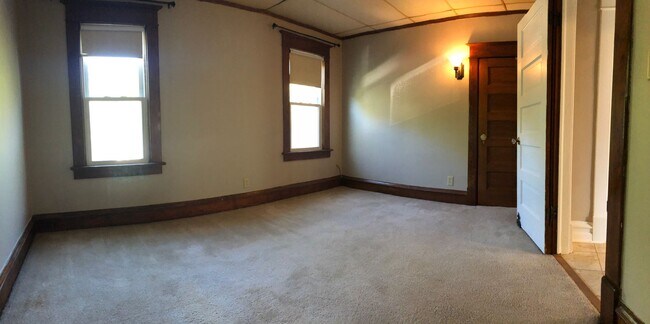 Building Photo - 2-Bed House in Waterloo