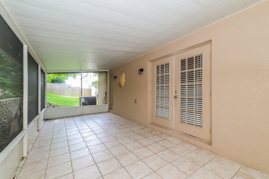 Building Photo - 128 Oak View Pl