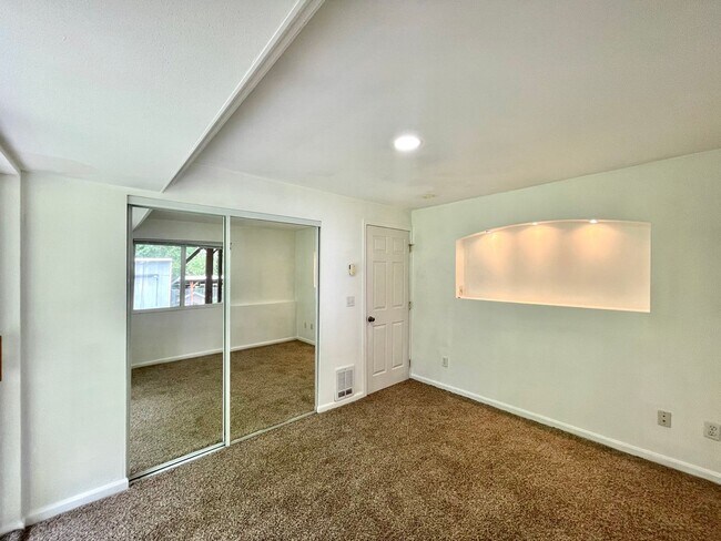 Building Photo - 14033 SE 185th Pl