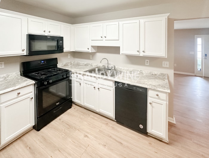 Building Photo - 6417 Harvester Cir