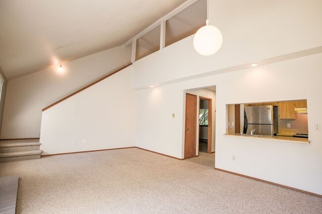 Building Photo - Spacious Langley Condo with Private Rear Y...