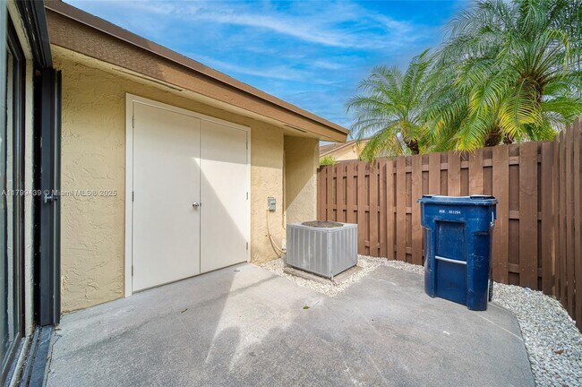 Building Photo - 9068 SW 129th Ln