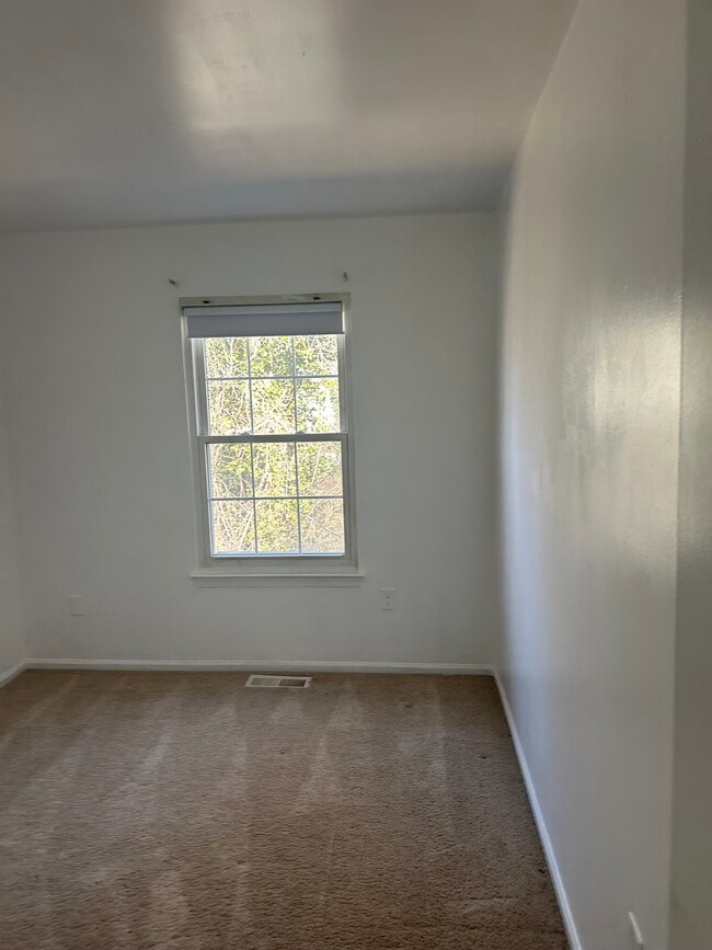 Building Photo - 6913 Woodstream Ln