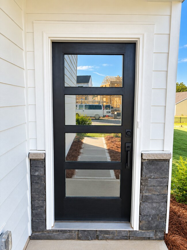 Building Photo - Now Leasing! 1 Month Free | Brand-New 3BR Home with 2-Car Garage Near Downtown Mooresville