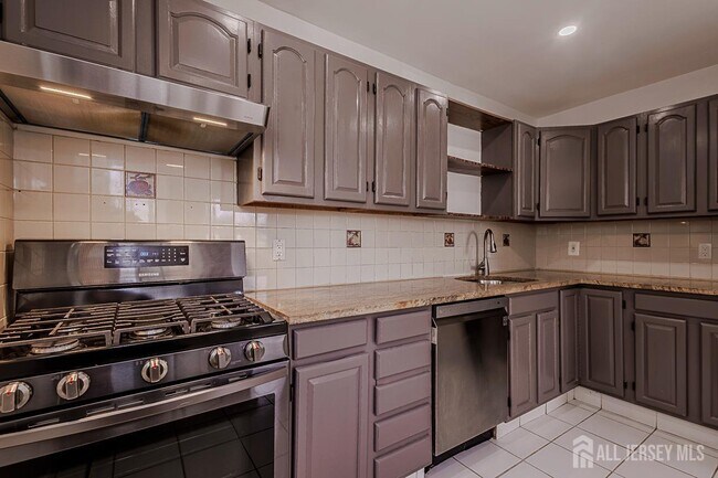 Building Photo - 253 9th St