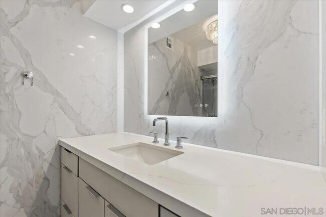 Building Photo - 1830 Avenida Del Mundo