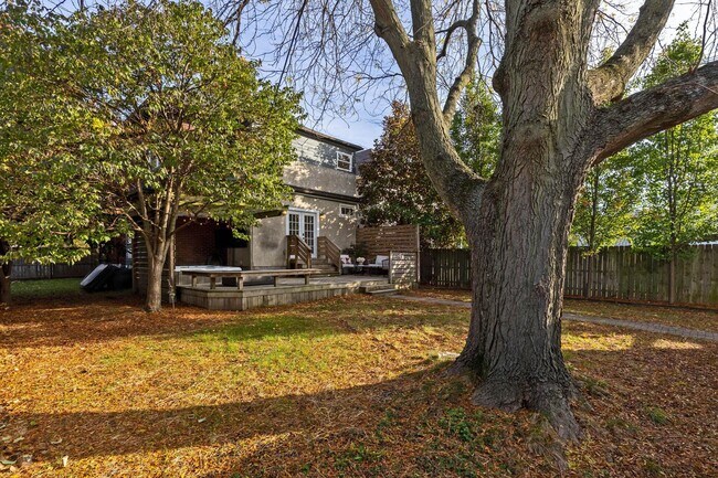 Building Photo - 439 Thurman Ave