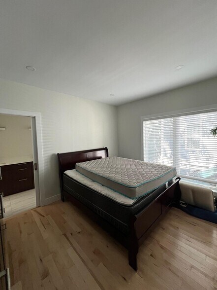 Building Photo - 19 Gorham St