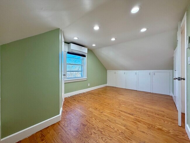 Building Photo - 36 Annavoy St