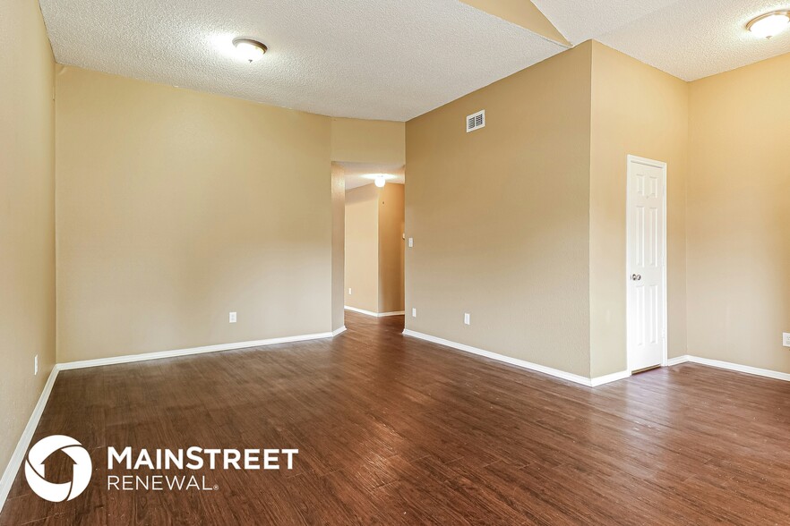 Building Photo - 10241 Pleasant Mound Dr