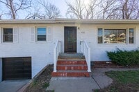 Building Photo - Gorgeous 4 bed 2 bath single-family home i...
