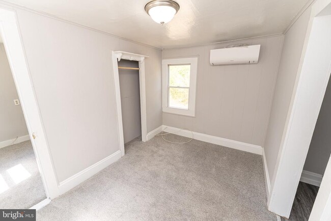 Building Photo - 117 Davis Ln