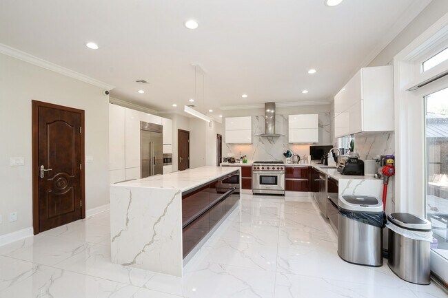 Building Photo - 105 Westervelt Pl