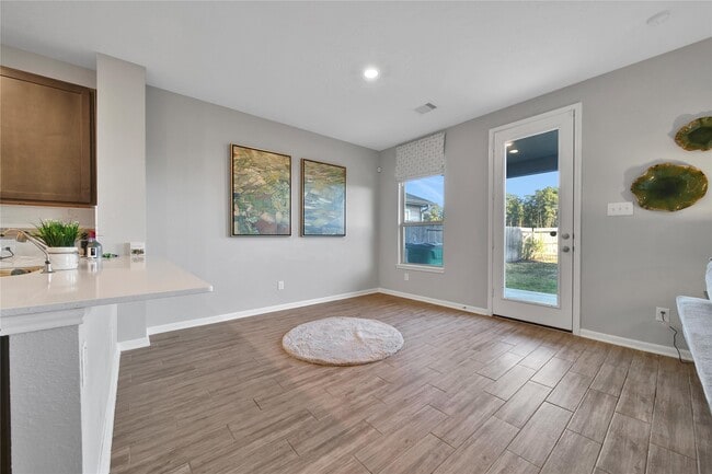 Building Photo - 3306 Forest Dr