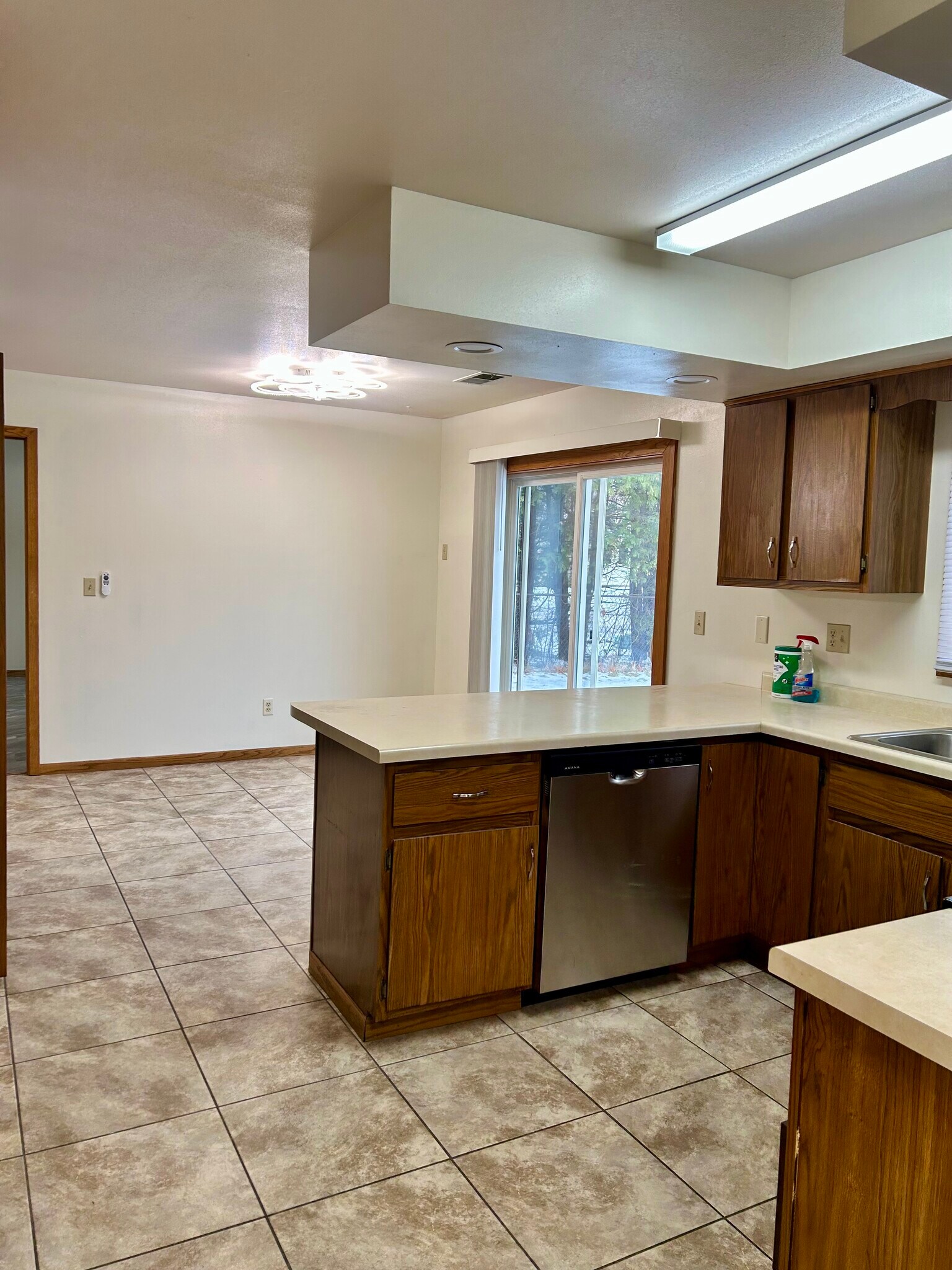 Building Photo - 6008 Jessica St