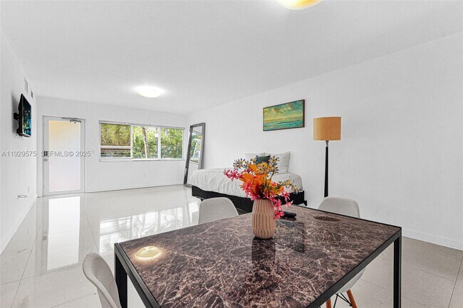 Building Photo - 1035 94th St