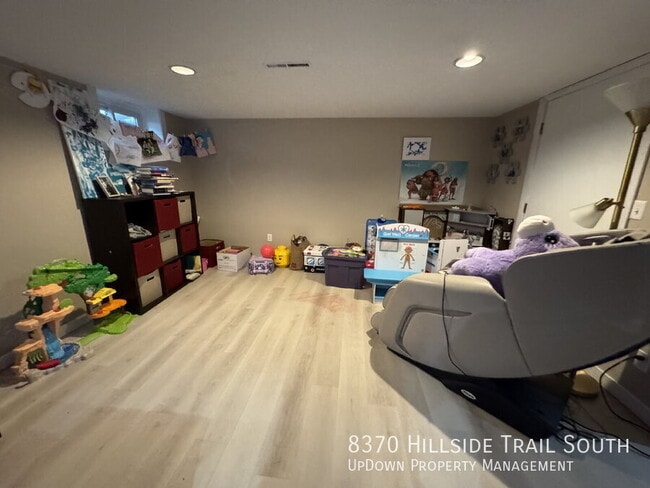 Building Photo - 8370 Hillside Trail S