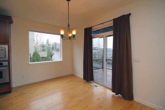 Building Photo - 15128 SE Nia Dr