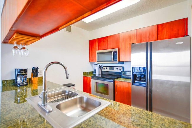 Building Photo - 1 SE 12th St