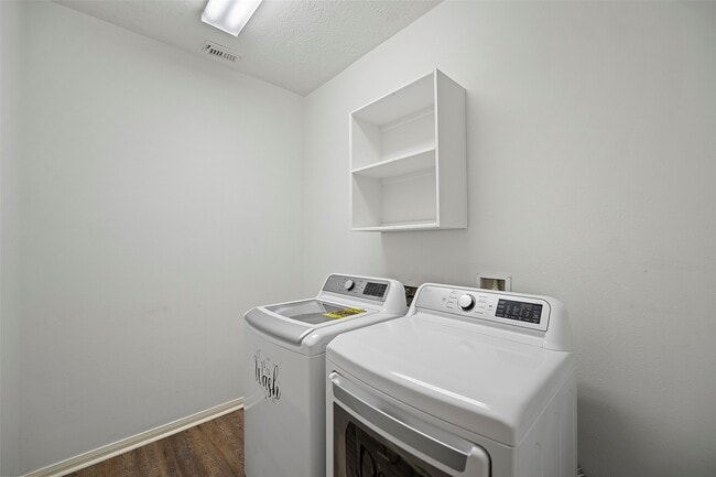 Building Photo - 20907 Wind Field Ln