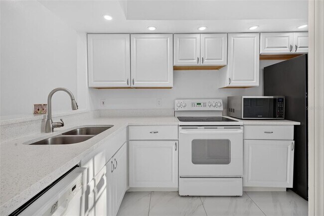 Building Photo - 3128 Sandy Shore Ln