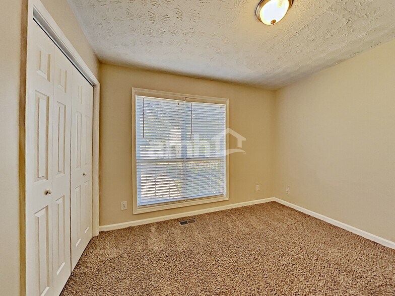 Building Photo - 5088 Memory Ln