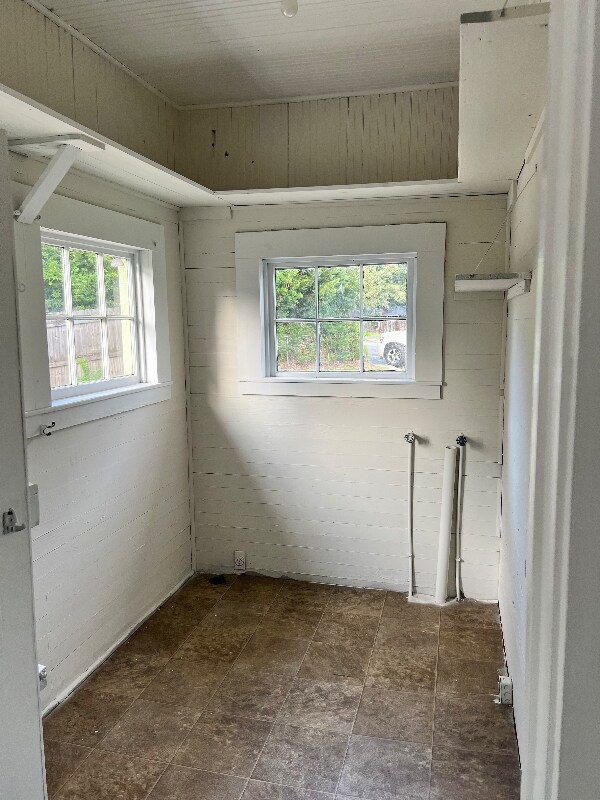 Building Photo - 830 North Ave