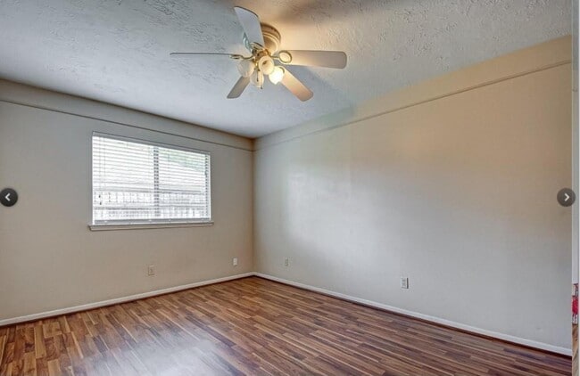 Building Photo - 6607 Readsland Ln